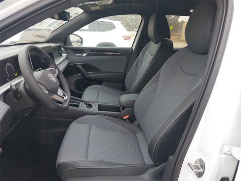 New 2026 Volkswagen Tiguan SE R-Line image 11