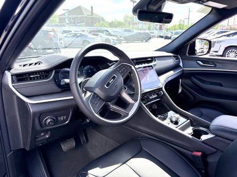 New 2025 Jeep Grand Cherokee L Limited image 11