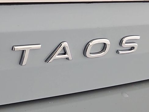 New 2026 Volkswagen Taos SE AWD/4WD image 12