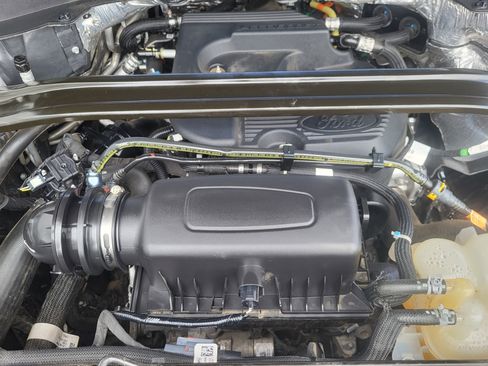 Used 2020 Ford Explorer Limited image 29