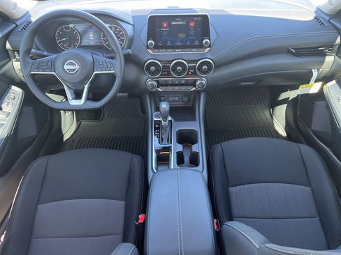 Certified 2025 Nissan Sentra SV w/ Trunk Package image 18