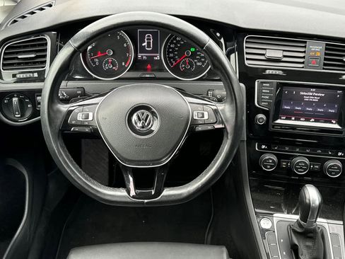 Used 2015 Volkswagen Golf 4-Door image 15