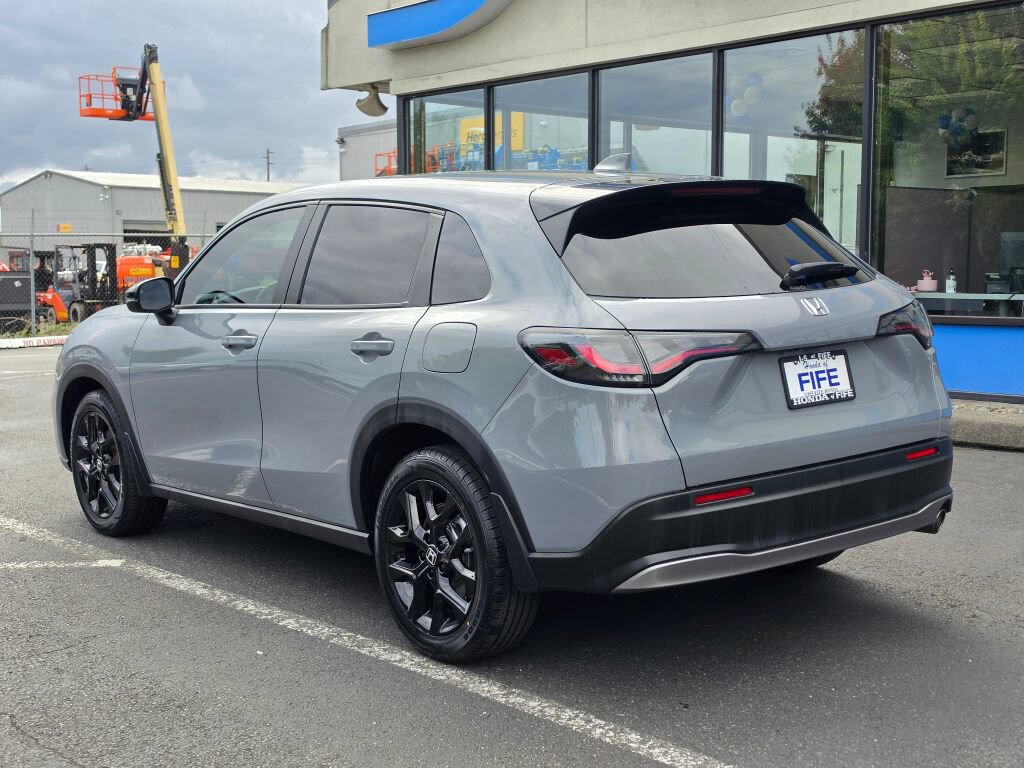 Used 2024 Honda HR-V Sport image 3
