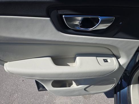 Used 2024 Volvo XC60 T8 Plus w/ Protection Package Premier image 12