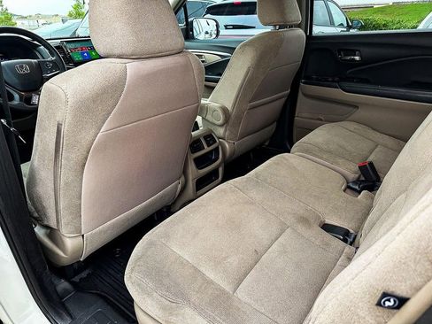 Used 2019 Honda Pilot LX image 30