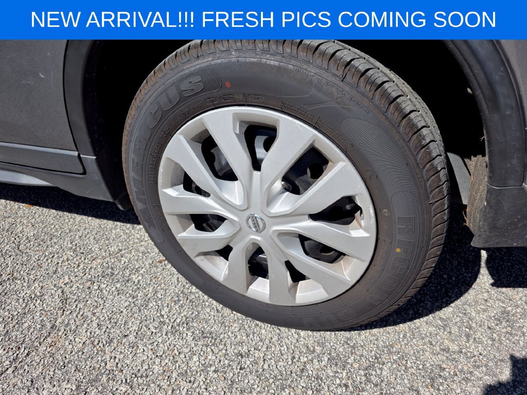 Used 2017 Nissan Rogue S FWD image 6