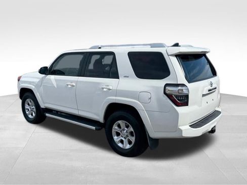 Used 2018 Toyota 4Runner SR5 Premium AWD/4WD image 5
