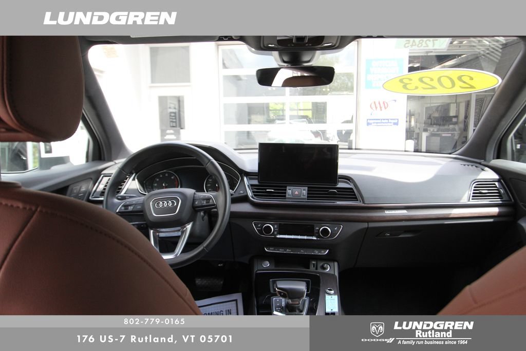 Used 2023 Audi Q5 2.0T Premium w/ Convenience Package AWD/4WD image 11