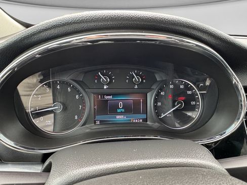 Used 2021 Buick Encore Preferred AWD/4WD image 13