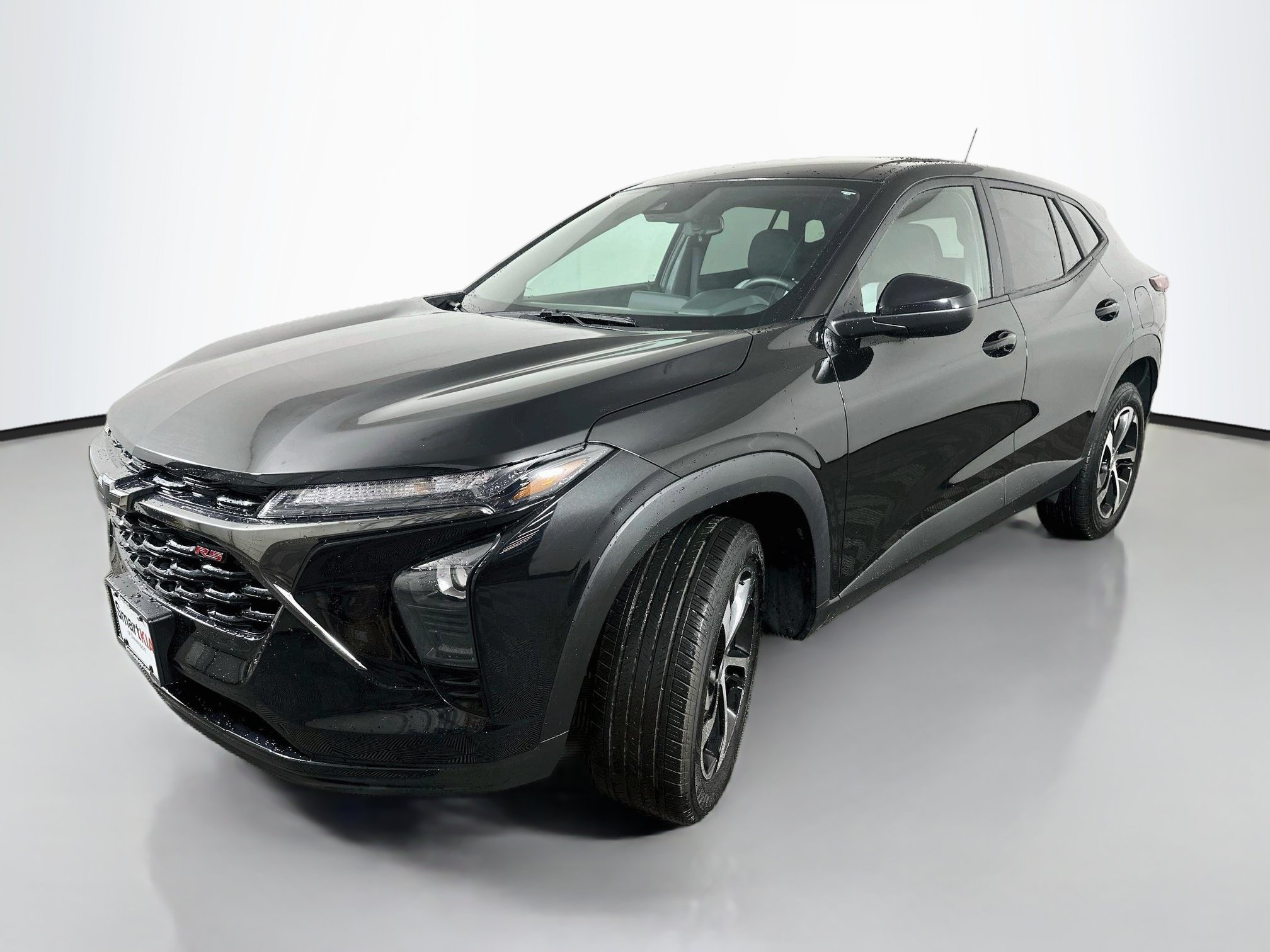 Used 2024 Chevrolet Trax RS w/ Driver Confidence Package FWD image 3