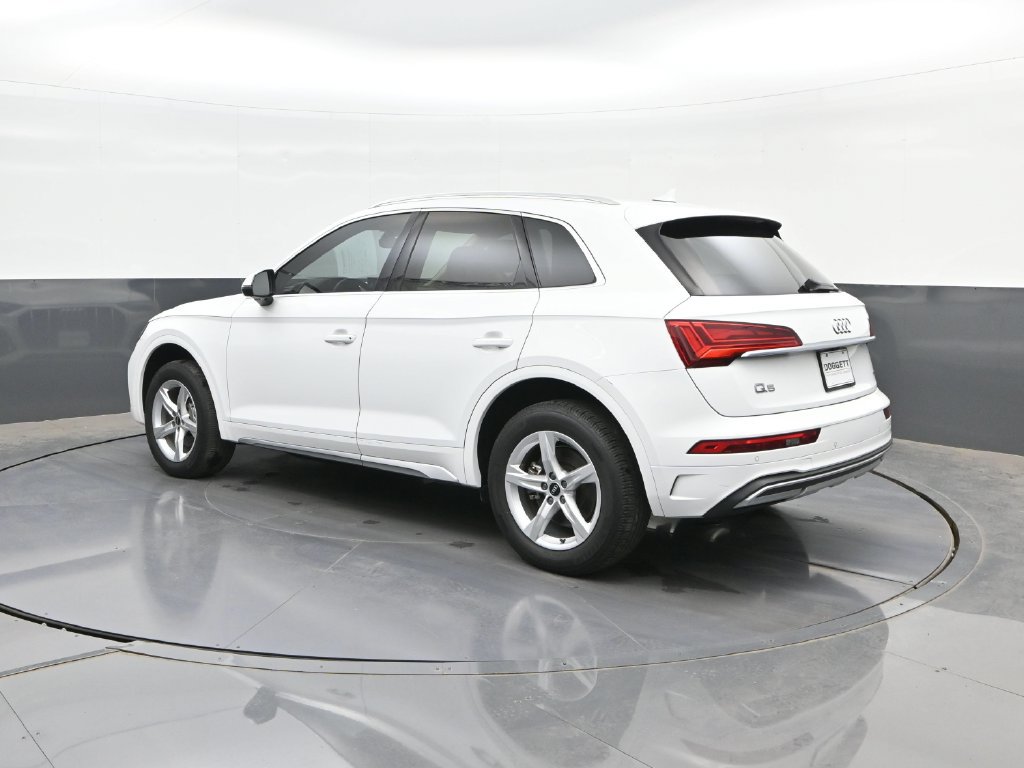 Used 2021 Audi Q5 2.0T Premium w/ Convenience Package AWD/4WD image 5