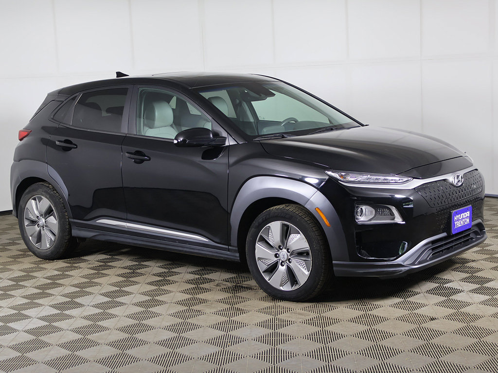 Certified 2021 Hyundai Kona Limited FWD image 2