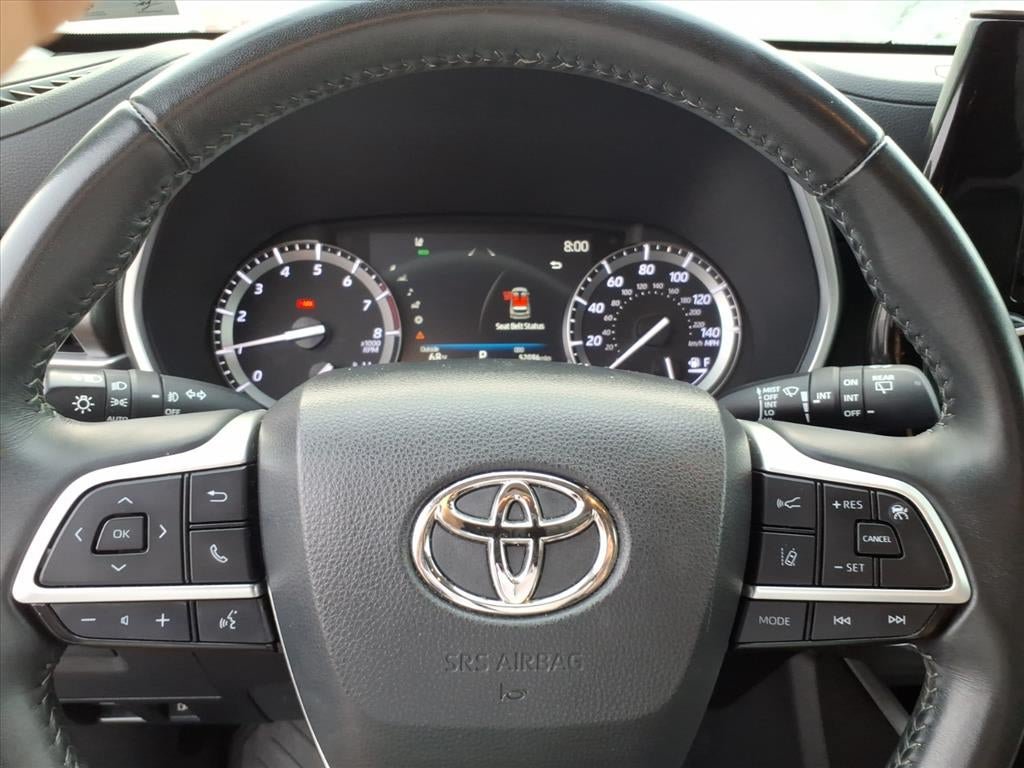 Used 2022 Toyota Highlander XLE AWD/4WD image 17