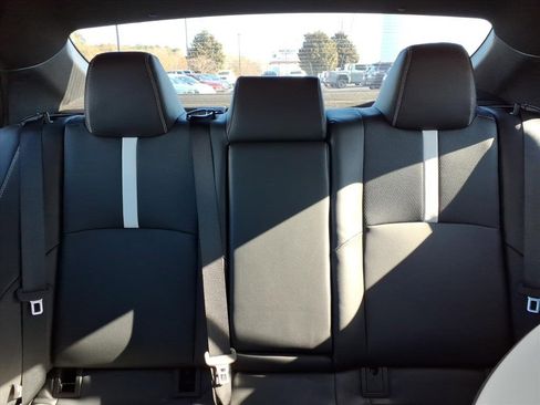 Used 2025 Toyota Camry SE image 18