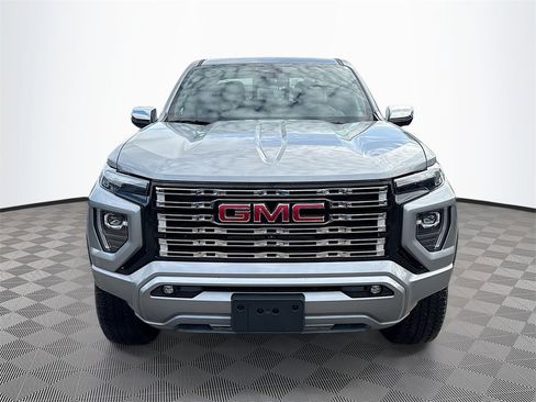 Used 2023 GMC Canyon Denali image 2