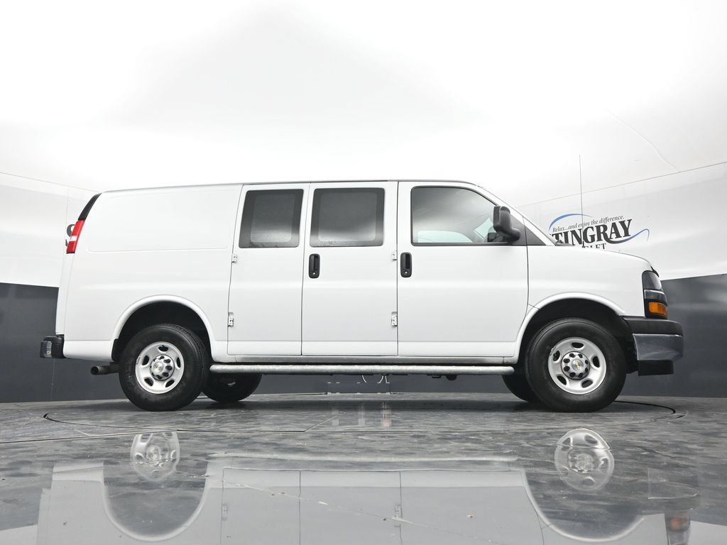 Used 2025 Chevrolet Express 2500 w/ Driver Convenience Package RWD image 33