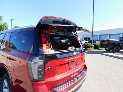 New 2025 Chevrolet Suburban Premier image 26