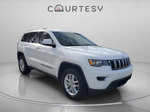 Used 2017 Jeep Grand Cherokee Laredo w/ Quick Order Package 23E image 4