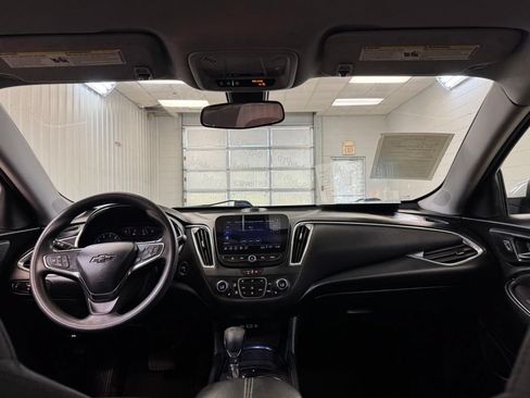 Used 2021 Chevrolet Malibu LT FWD image 20