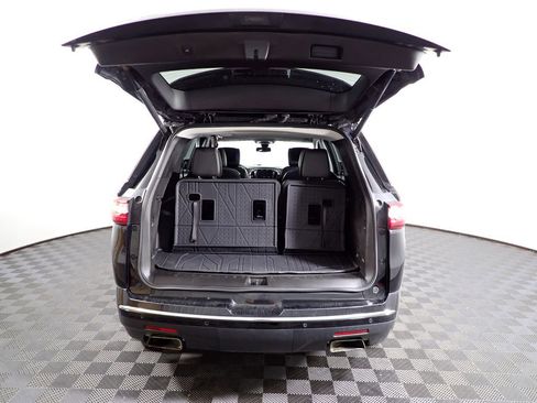 Used 2019 Chevrolet Traverse Premier w/ LPO, Blackout Package AWD/4WD image 17