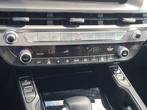 Used 2025 Kia Telluride S FWD image 22