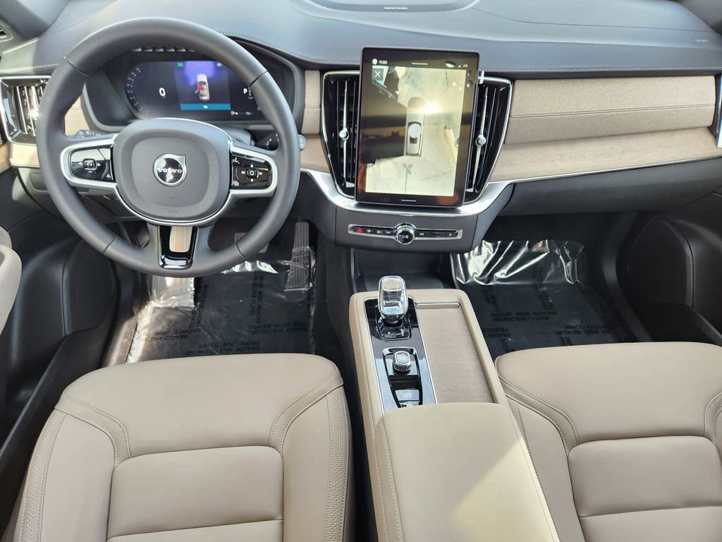 New 2026 Volvo XC90 B6 Plus w/ Protection Package Premier AWD/4WD image 3
