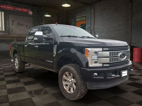 Used 2019 Ford F250 Platinum image 2