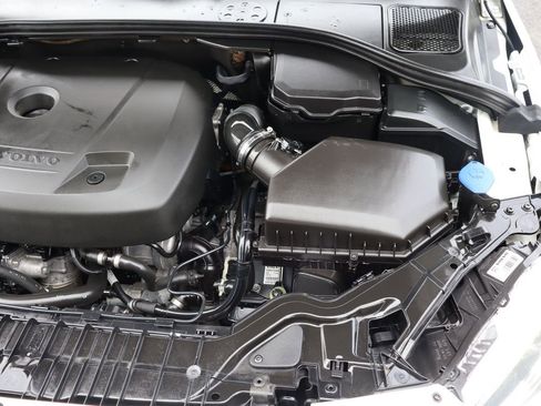 Used 2018 Volvo V60 T5 Cross Country w/ Convenience Package image 41