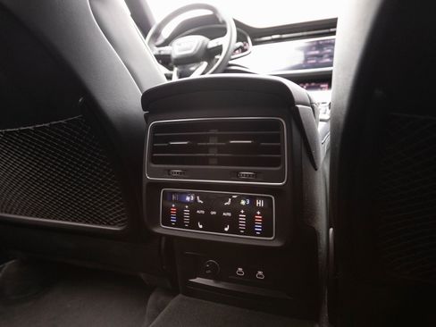 Used 2025 Audi RS Q8 performance image 28