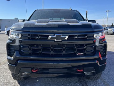 Used 2024 Chevrolet Silverado 1500 LT Trail Boss w/ Convenience Package II image 2