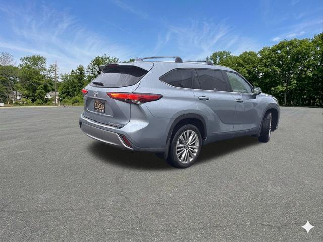 Used 2023 Toyota Highlander Platinum AWD/4WD image 9