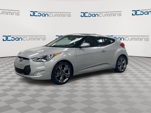 Used 2016 Hyundai Veloster w/ Option Group 02 FWD image 4