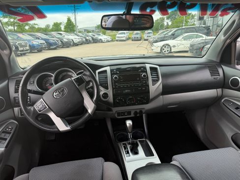 Used 2012 Toyota Tacoma 4x4 Double Cab w/ TRD Off-Road Pkg image 9