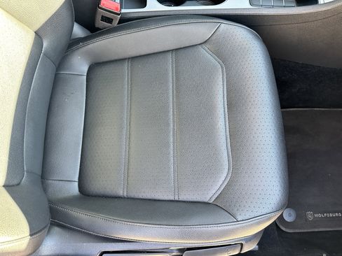 Used 2019 Volkswagen Passat 2.0T Wolfsburg image 23