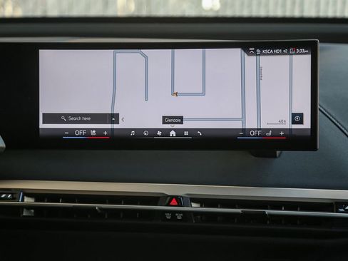 Used 2025 BMW iX xDrive50 AWD/4WD image 10