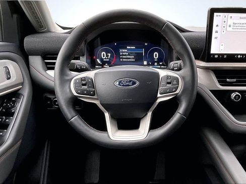 Used 2026 Ford Explorer Active w/ Active Comfort Package RWD image 10