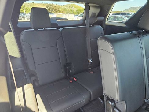 Used 2023 Chevrolet Traverse LT FWD image 13