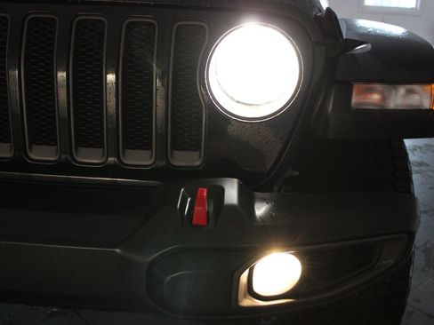 Used 2021 Jeep Wrangler Unlimited Rubicon w/ Cold Weather Group AWD/4WD image 48
