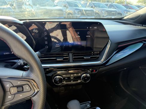 Used 2024 Chevrolet Trax RS w/ Driver Confidence Package image 20