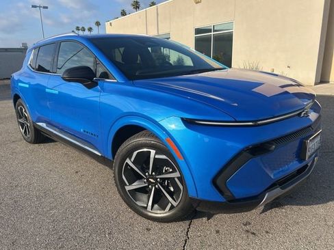 Used 2025 Chevrolet Equinox EV LT w/ LPO, Blackout Package image 1