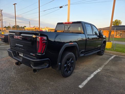 Used 2024 GMC Sierra 2500 AT4 w/ AT4 Premium Plus Package AWD/4WD image 10