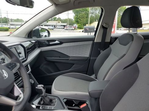 Certified 2024 Volkswagen Taos S FWD image 16