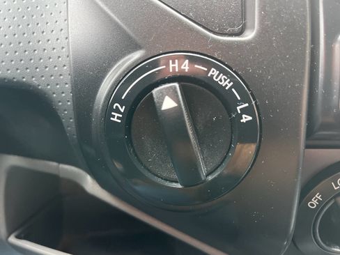 Used 2014 Toyota Tacoma 4x4 Access Cab w/ Convenience Package image 24