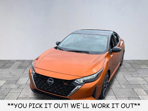 Used 2025 Nissan Sentra SR FWD image 3