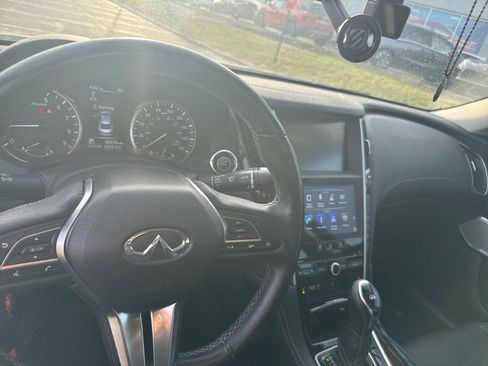 Used 2018 INFINITI Q50 Luxe w/ Sensory Package (Luxe) image 3