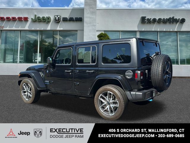 Used 2024 Jeep Wrangler Unlimited w/ Convenience Group AWD/4WD image 6