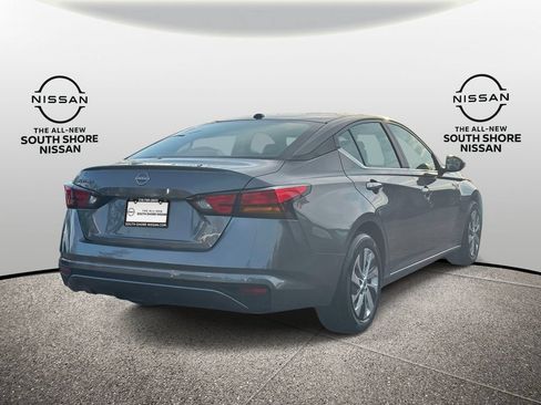 Used 2025 Nissan Altima 2.5 S FWD image 5