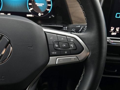 Used 2024 Volkswagen Atlas SE image 19