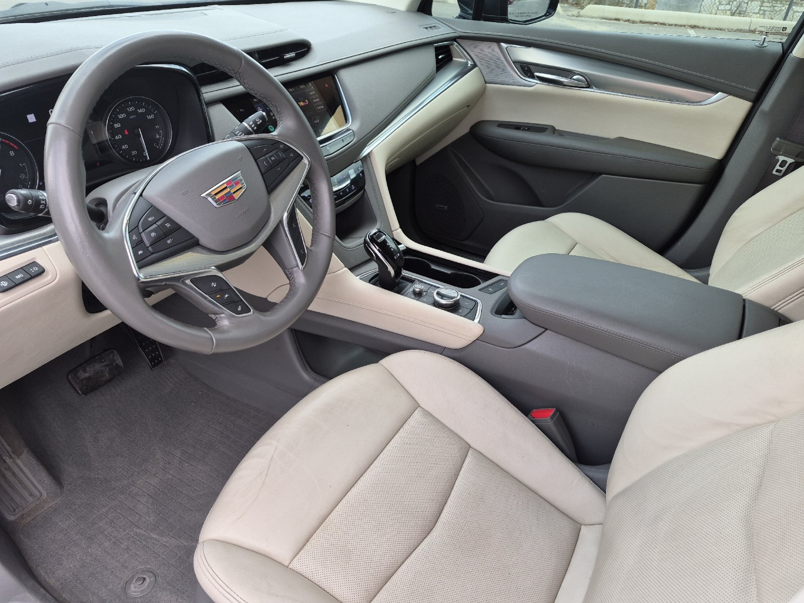 Used 2021 Cadillac XT5 Premium Luxury FWD image 9