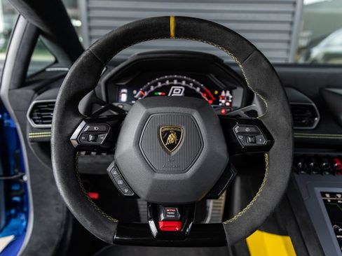 Used 2022 Lamborghini Huracan STO RWD image 19